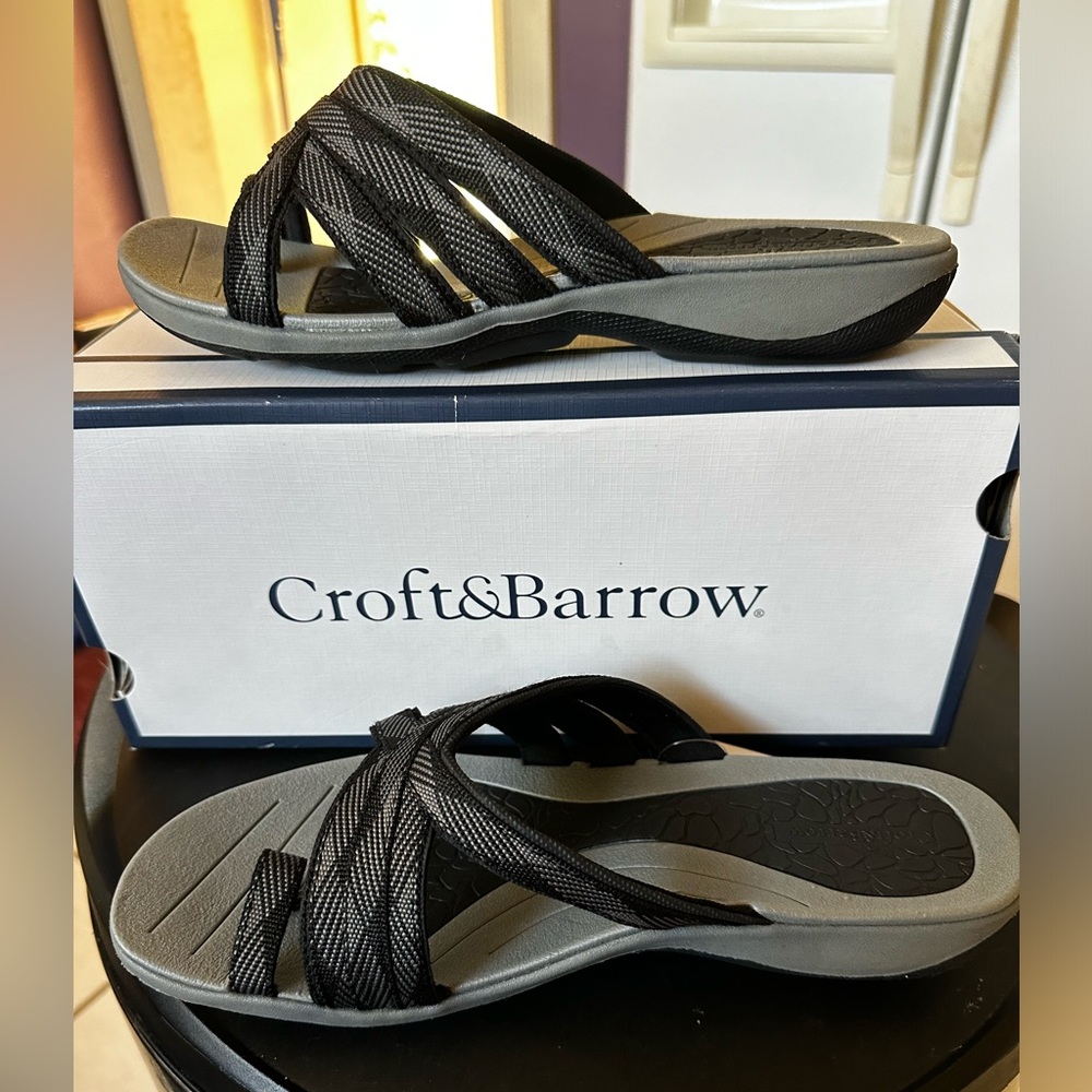 NIB women’s sandals croft&borrow  size 9